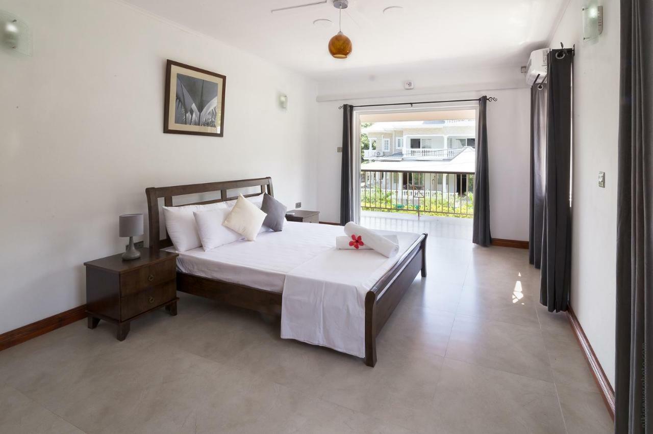 Flora'S Self Catering Apartments Victoria Exterior foto