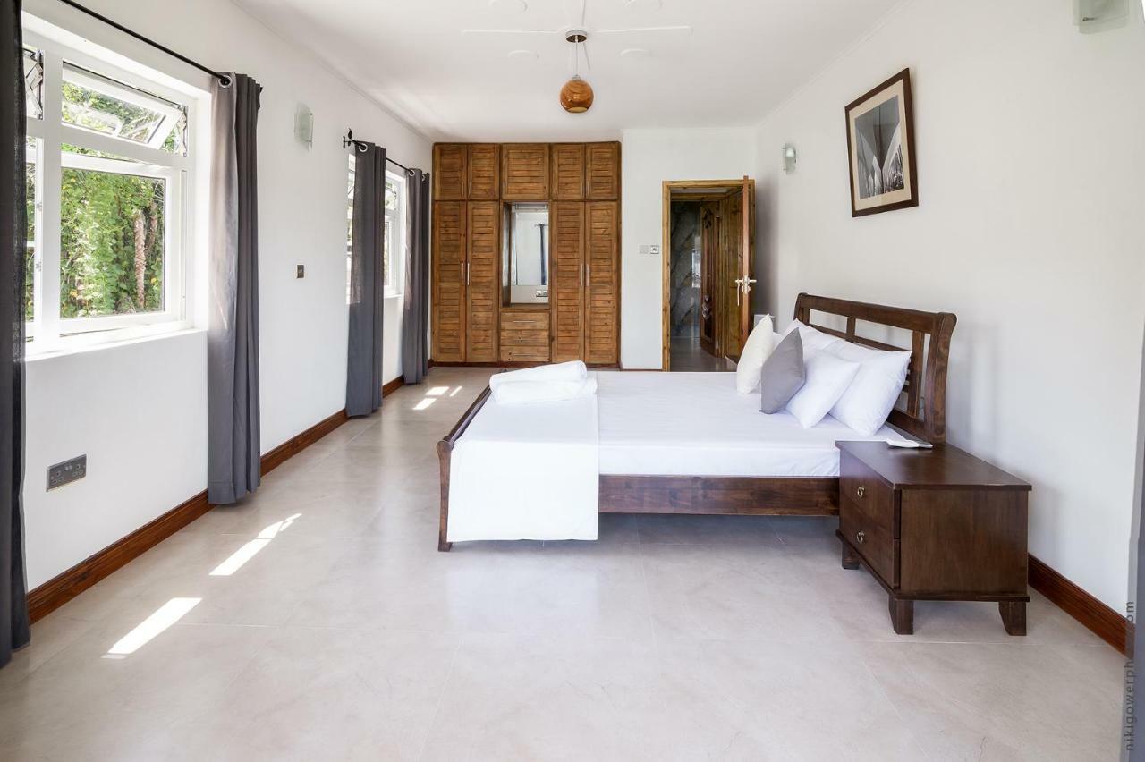 Flora'S Self Catering Apartments Victoria Exterior foto