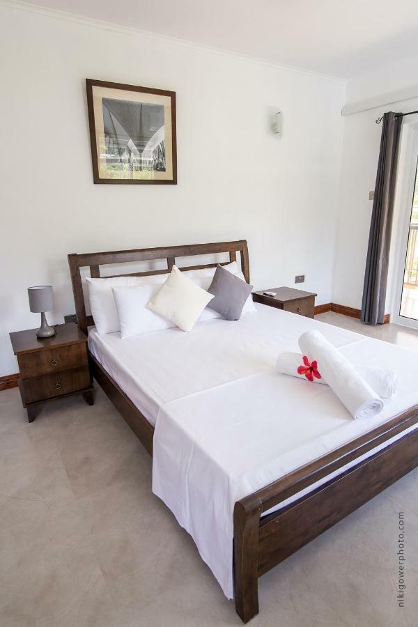 Flora'S Self Catering Apartments Victoria Exterior foto